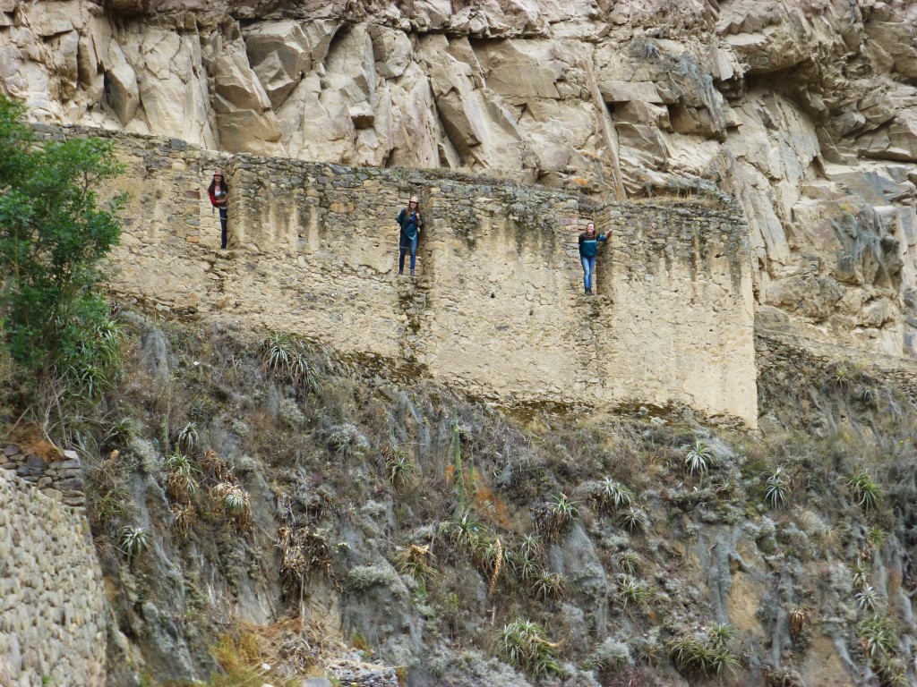 Esmee, Katinka and Jaqueline posing at Ollantaytambo