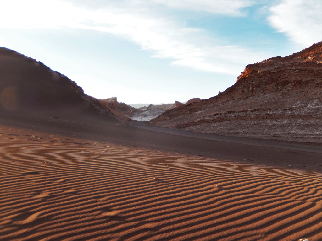 Sand dunes in Valle de la Muerte (Death Valley)