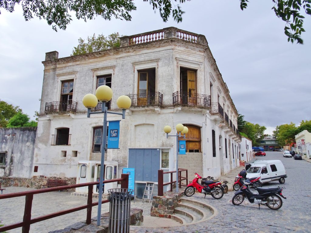 Typical street in Colonia