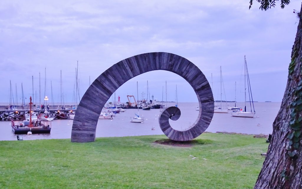 Scultpures on the marina at Colonia